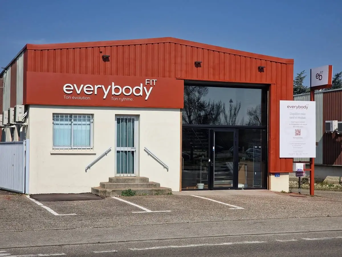 La devanture du studio EVERYBODYFIT, 15 rue Jean Jaurès à Meyzieu