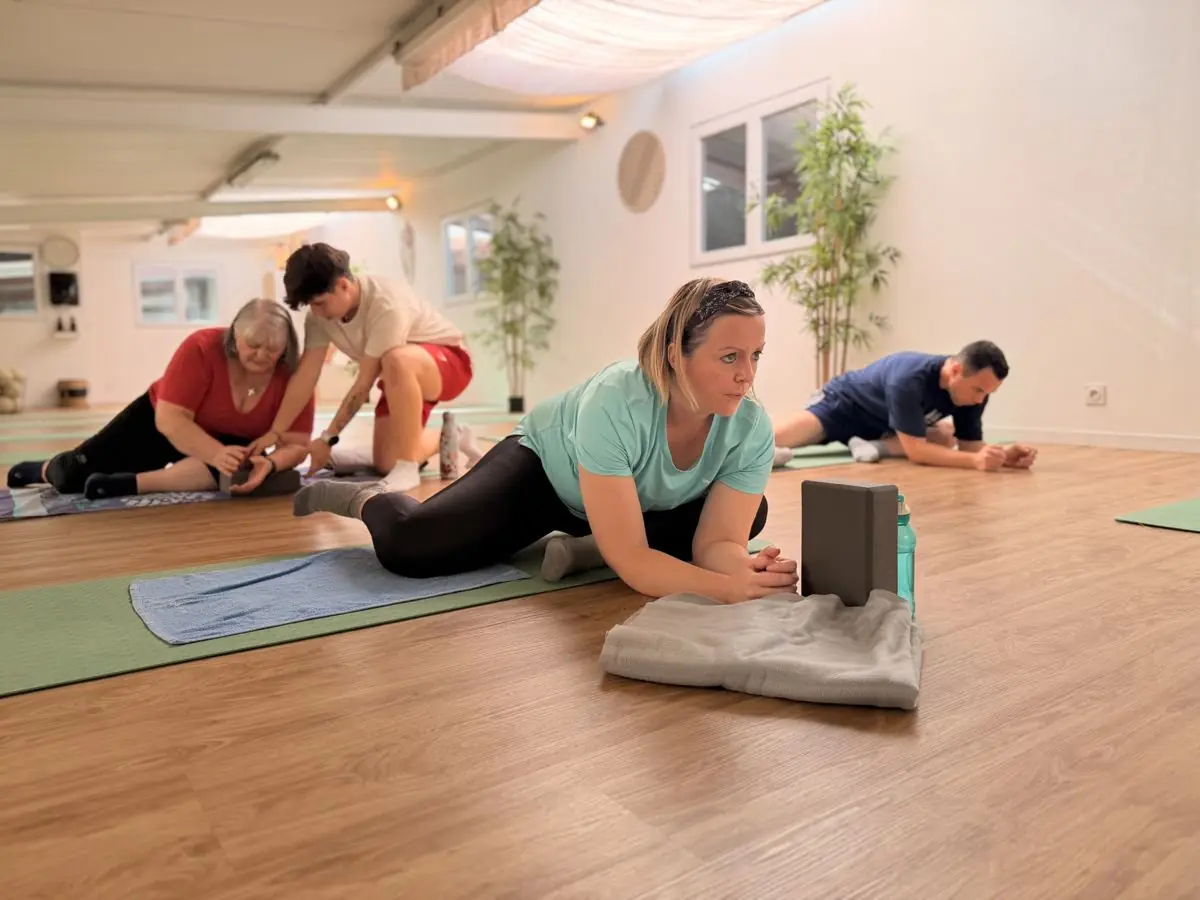 Séance Mobility : étirement de la hanche en groupe